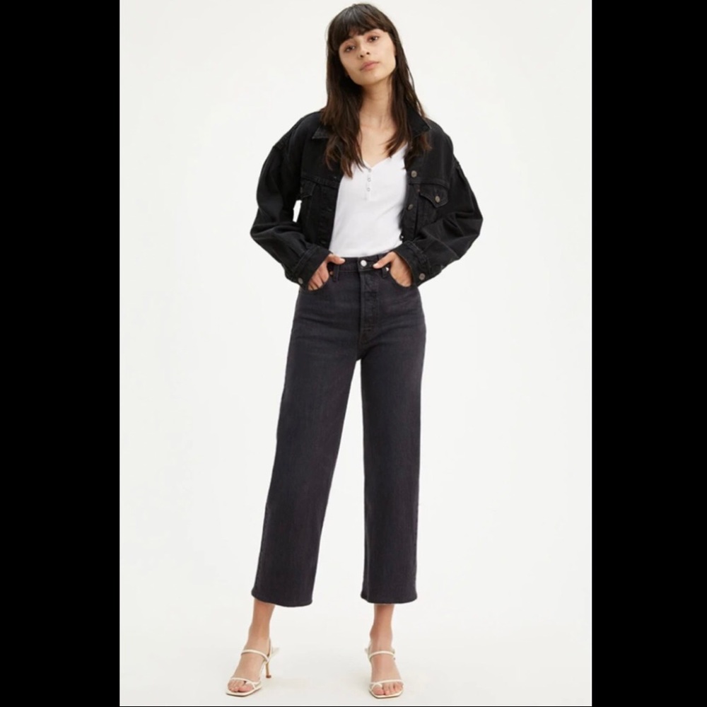 Levi’s Ribcage Straight Ankle Jeans